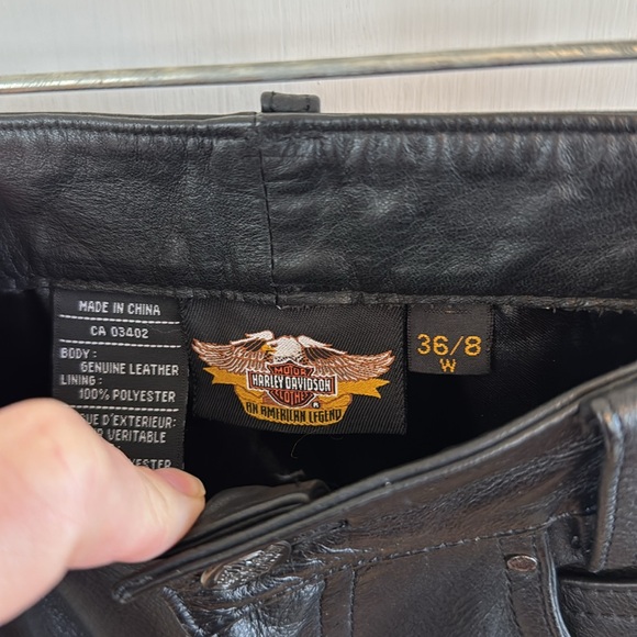 Harley Davidson Black leather pants. SZ 8 w/33" inseam. Great condition - Picture 6 of 6